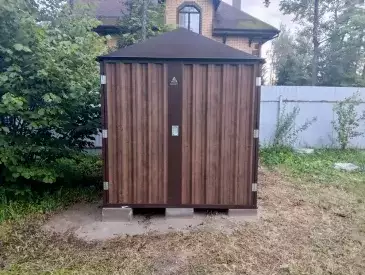 Хозблок для хранения садовой техники в расцветке "под дерево" в дер. Решоткино, г. Клин, МО