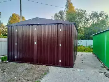 Гараж для автомобиля в шоколадном цвете в дер. Ямки, Калининский м.о, Тверская область