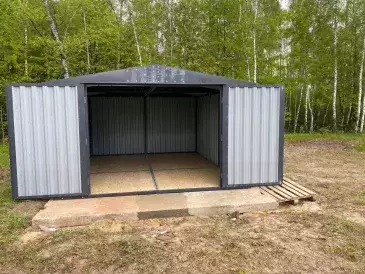 Вместительный хозблок для оборудования, газонокосилки и прочих вещей в графитовом цвете в дер. Григорьевское, Ясногорский р-н, Тульская обл.