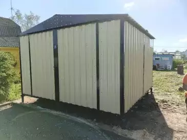 Гараж для питбайка, квадроцикла и садового инвентаря в двойной расцветке в пос. Верея, Орехово-Зуевский г.о, МО