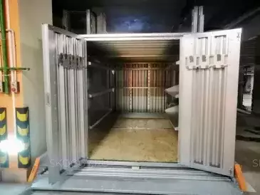 Контейнер в цинковом цвете для хранения вещей в Клаус паркинг