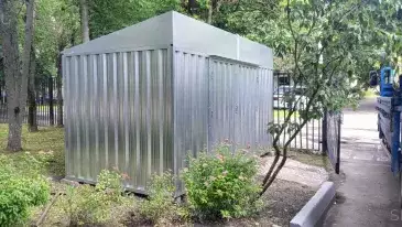 Два хозблока для хозяйственного инвентаря в цинковом цвете на территорию школы, г. Москва